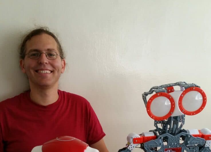Goren Gordon with robots George and Howie